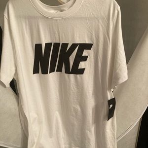 The Nike Tee. (New)
